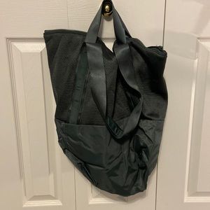 NWOT Lululemon Dark olive green gym bag